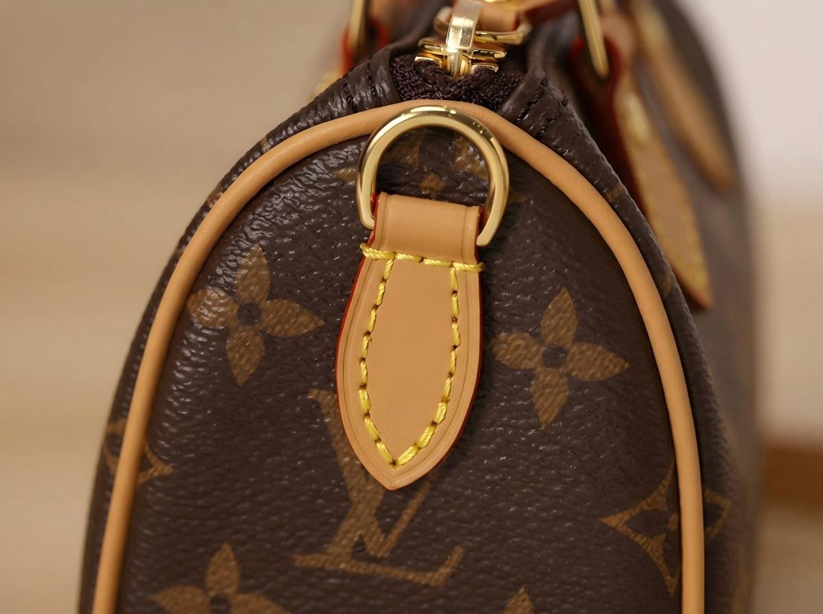 M81085NANO SPEEDY Exclusive Handbag Channel Nano Speedy Handbag condenses the classic - Image 4