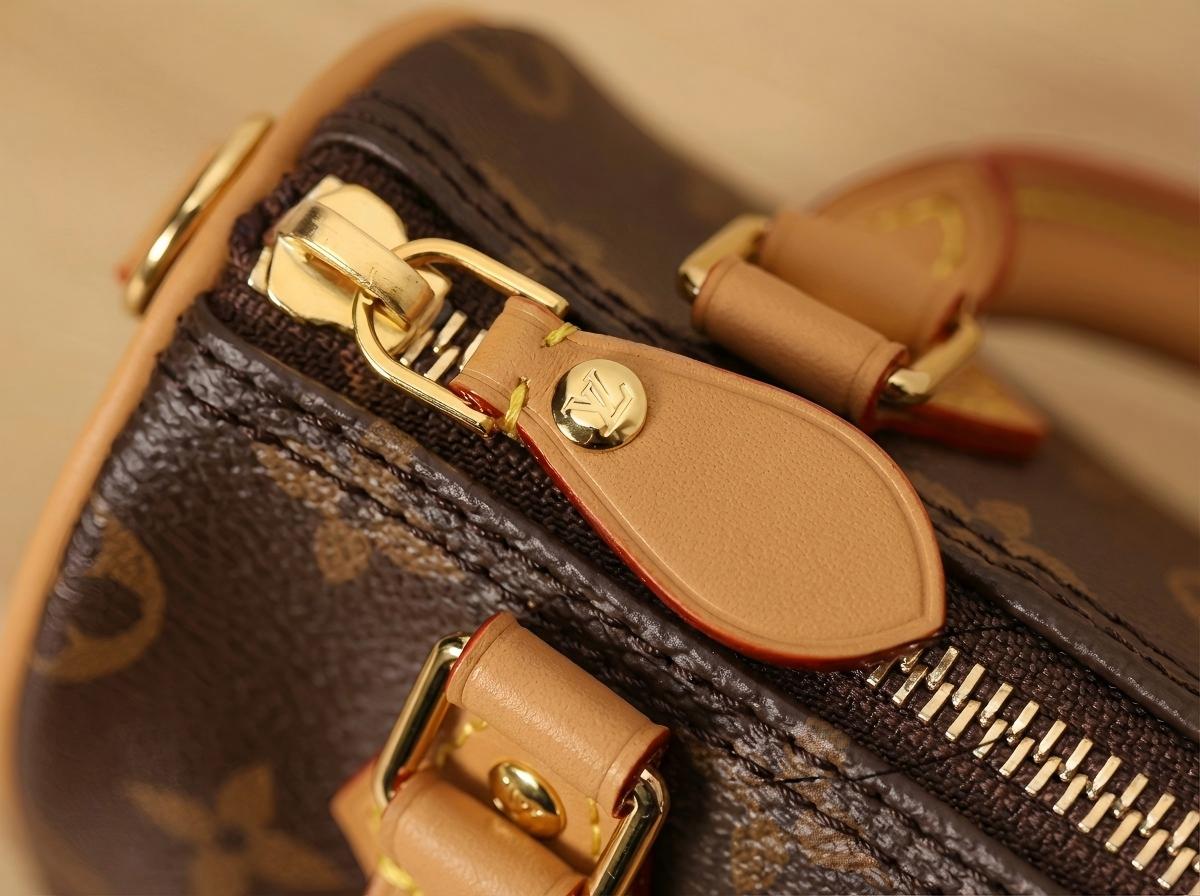 M81085NANO SPEEDY Exclusive Handbag Channel Nano Speedy Handbag condenses the classic - Image 3