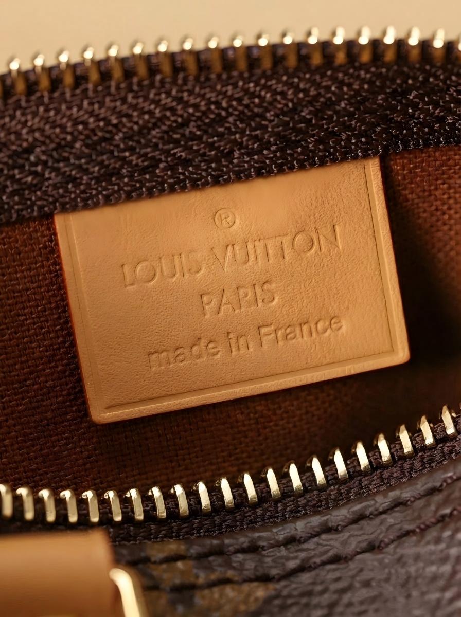 M81085NANO SPEEDY Exclusive Handbag Channel Nano Speedy Handbag condenses the classic - Image 6