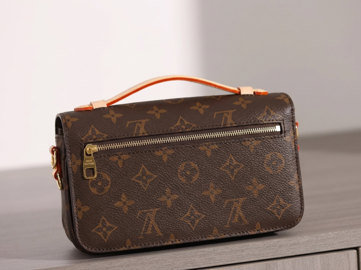 Pochette Métis East West handbag - Image 5