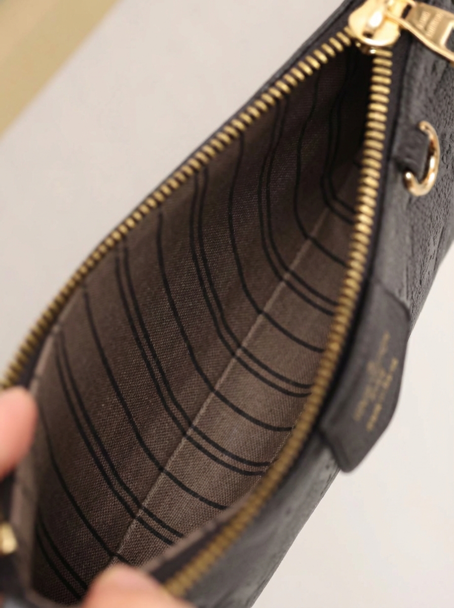 Easy Pouch on Strap - Image 6