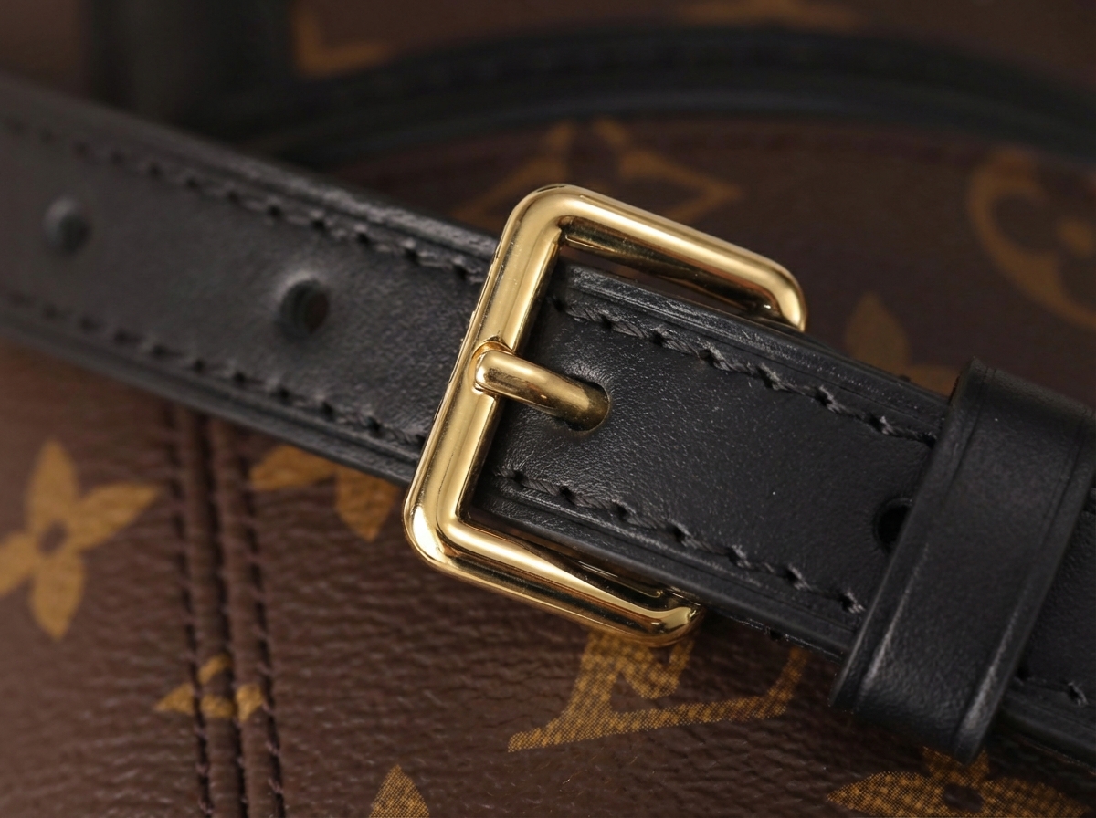 Louis Vuitton CanoƩ - Image 7