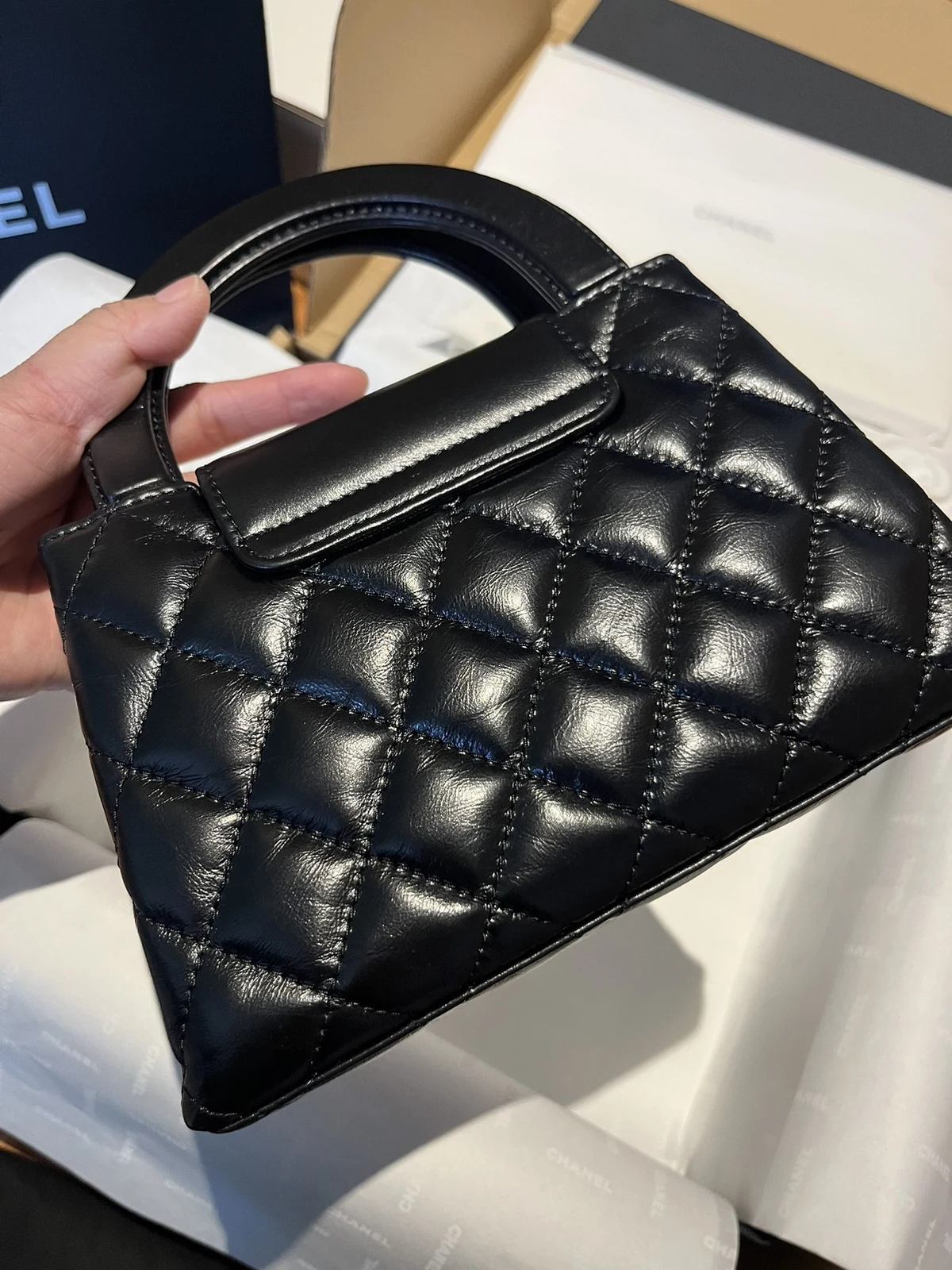 Chanel 23K Kelly side angle