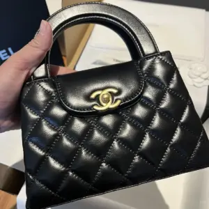 Chanel 23K Kelly image 1