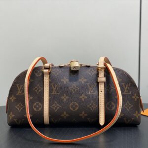 Style: Monogram Hobo Bag